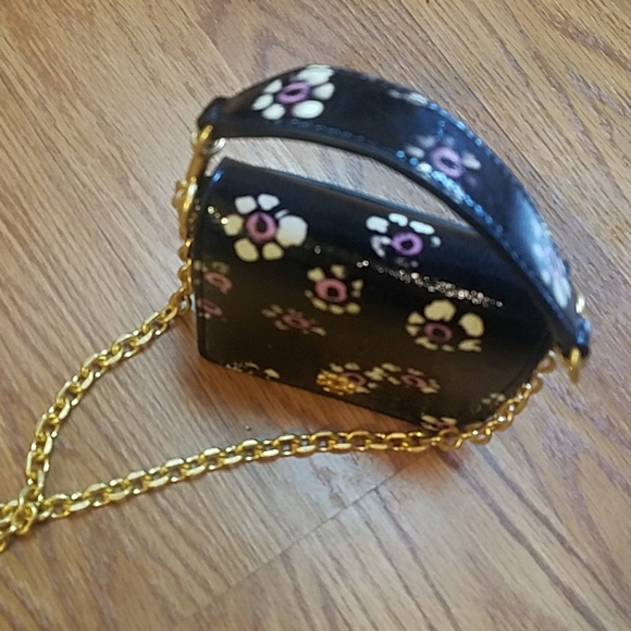 Small Tory Burch purse - Picture 6 of 15